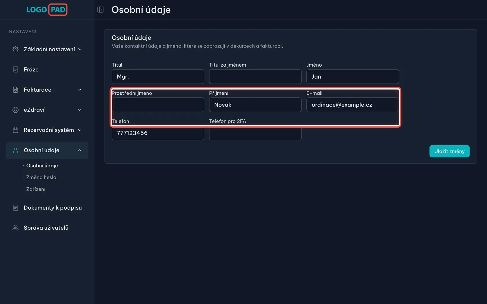 Krok 9 z 13 — Vaše osobní údaje: Formulář se jménem, tituly, e-mailem a telefonem.