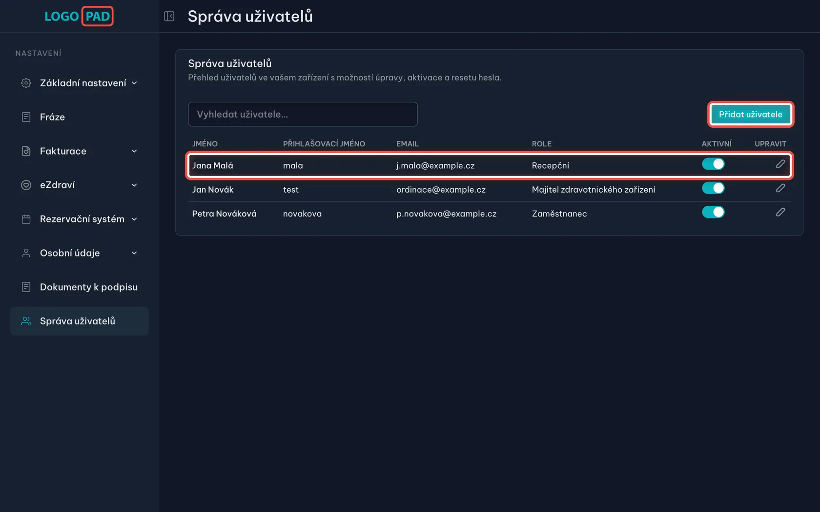 Krok 12 z 13 — Přehled uživatelů: Seznam lidí, kteří se do programu přihlašují, s rolí a přepínačem Aktivní.