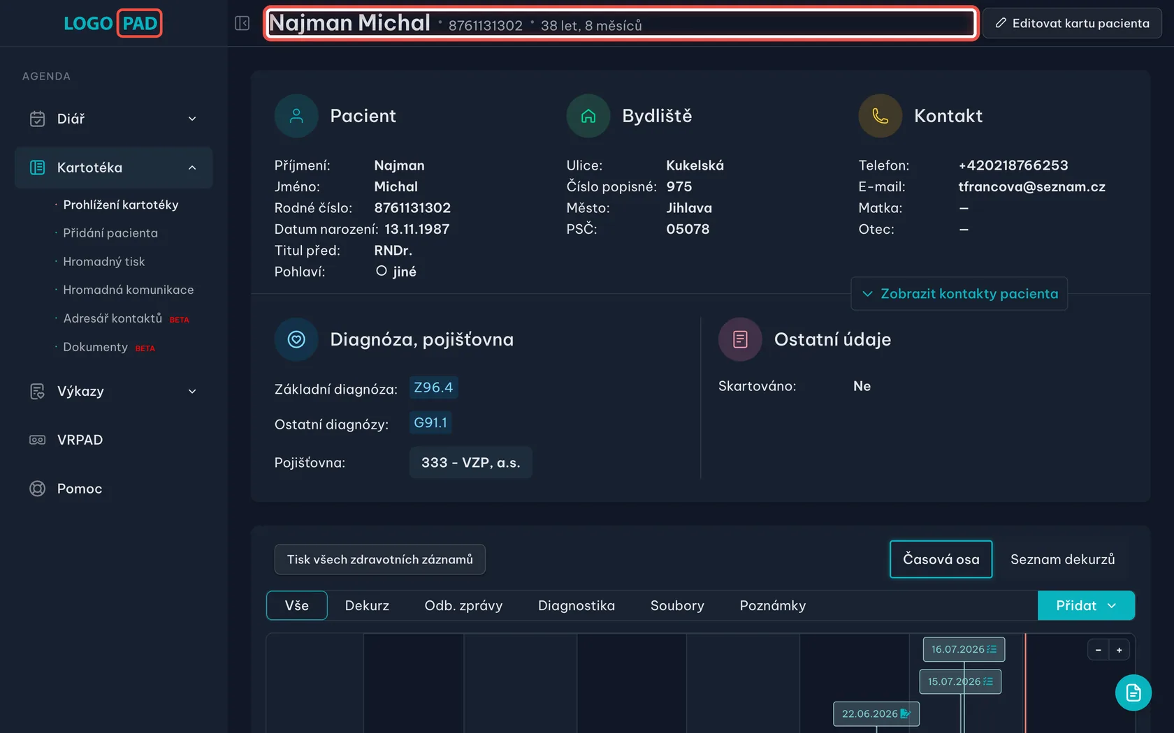Snímek obrazovky programu LOGOPAD, krok 11 z 17: Jste v kartě pacienta — Odsud pokračujte dál podle toho, co potřebujete — zapsat dekurz, nahrát soubor nebo vytisknout štítky.